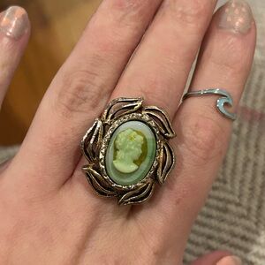 Vintage Cameo Ring with Gold Accents